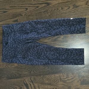 Lululemon crop tight